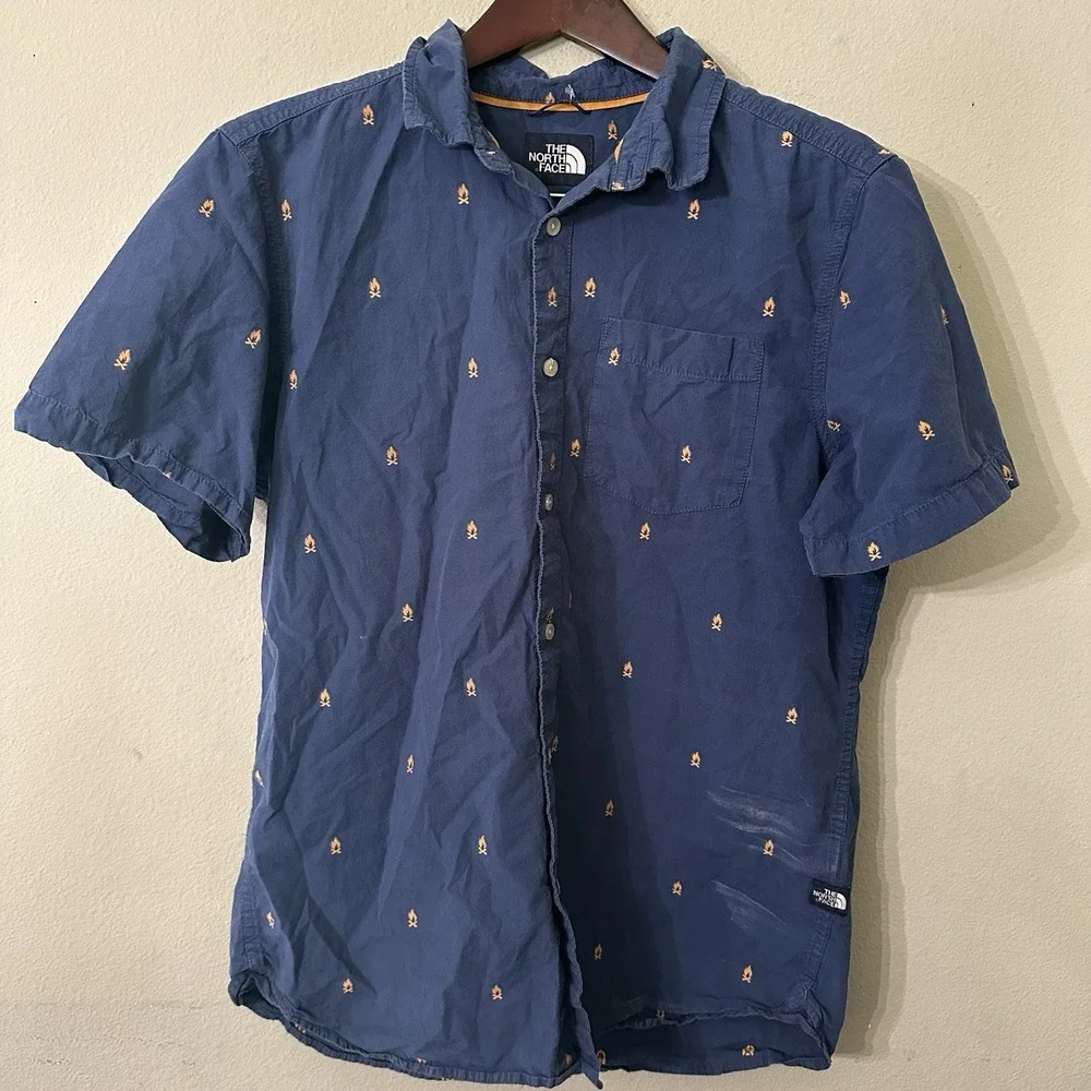 The North Face Men's‎ Shirt Large Blue Campfire Print Short Sleeve Button Up